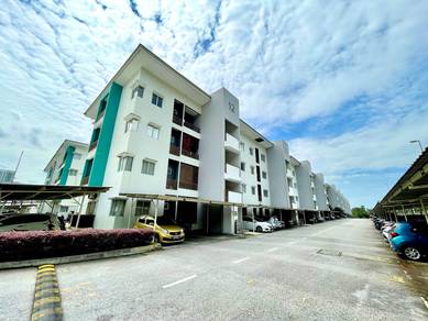 Townhouse Condo For Sale in Embun Residence