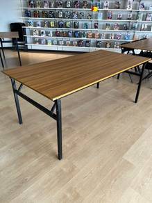 Foldable Banquet Table Come With Black Metal Leg