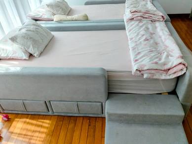 Two single bed with mattress