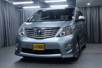 Toyota Alphard 240G in Kota Damansara, SGR
