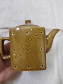 Jacobs tea pot.