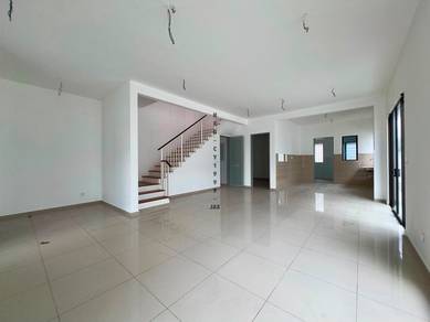 Semi-Detached House For Sale in Setia Alam,SGR