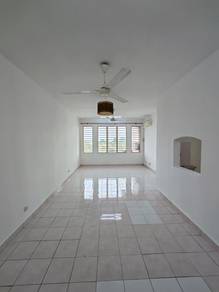 Condominium For Sale in De Rozelle