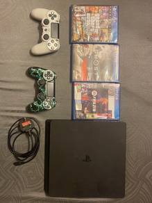 PS4 slim 1TB