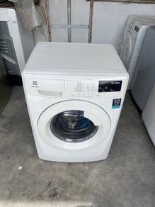 Electrolux front load hot washer 7.5kg terbaik
