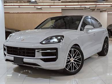 Porsche Cayenne BASE in Petaling Jaya, SGR