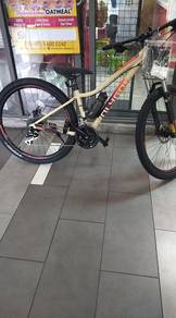 basikal masih baru lagi