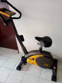 Trio Action Upright Bike