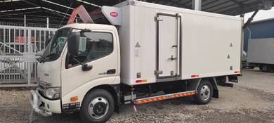 New hino600 14.3fit frozen box big offer