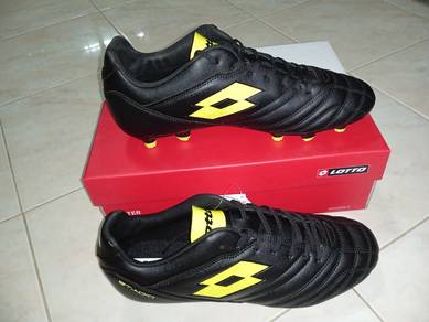 ITEM BARU_Kasut Bola LOTTO size 44 Black_Yellow