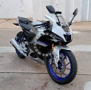 Yamaha R15