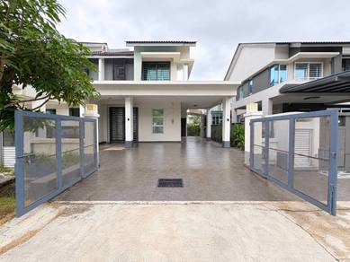 Semi-Detached House For Sale in Puncak Alam,SGR