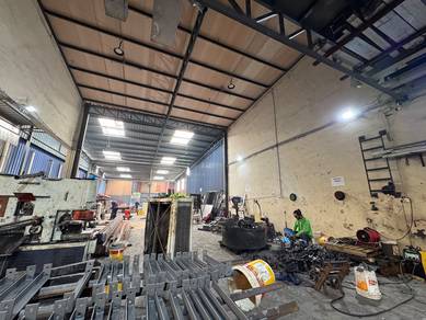 Warehouse / Factory For Sale in Batu Berendam,MLK