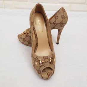 Gucci Monogram Beige Canvas Pumps