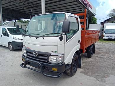 2013/14 Hino WU302R KARGO AM 10'4