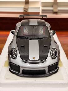 AUTOart 1:18 Porsche 911 GT2 RS (991.2) Weissach