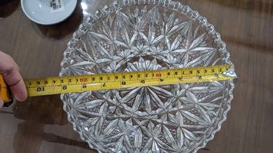 Clear glass serving bowl
