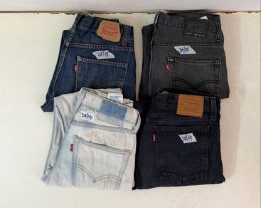 Levi’s Jeans sz 28 Combo::..