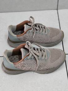 kasut cantik branded hush puppies
