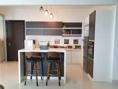 Condominium For Rent in Gurney Paragon
