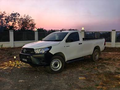 Toyota Hilux VNT in Kota Kinabalu, SBH