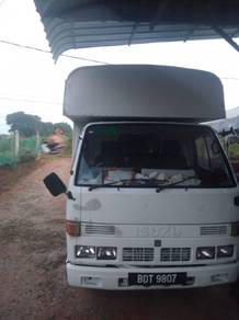 Isuzu NHR 2.5 BONDED