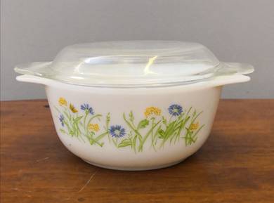 Pyrex casserole bowl