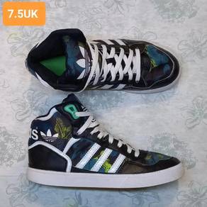 7.5UK Adidas Extaball 