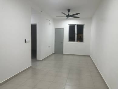Service Residence For Sale in Trefoil