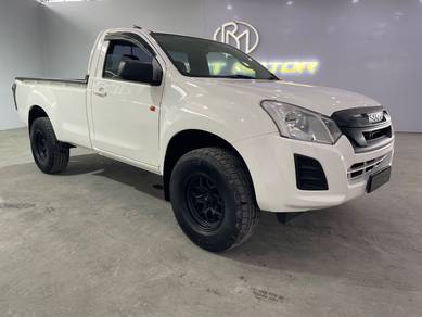 Isuzu D-Max 4X4 in Permas Jaya, JHR
