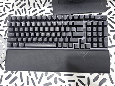 ASUS ROG Mechanical Gaming Keyboard with Wrist Res