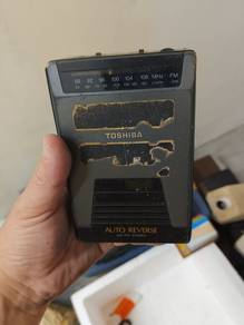 TOSHIBA walkman AM/FM STEREO