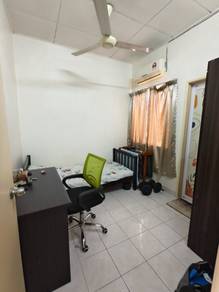 Room in Bandar Puteri Klang, SGR