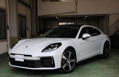 2025 Porsche Panamera BASE