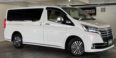 Toyota Granace PREMIUM in Seri Kembangan, SGR