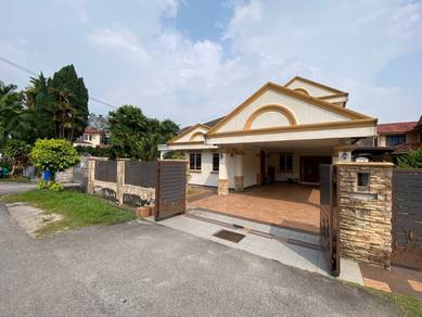 Semi-Detached House For Sale in Shah Alam,SGR