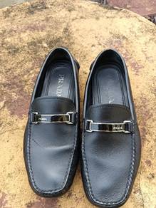 loafer prada