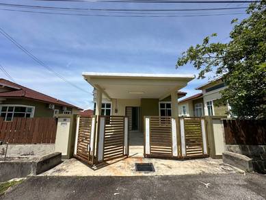 Bungalow House For Sale in Durian Tunggal,MLK