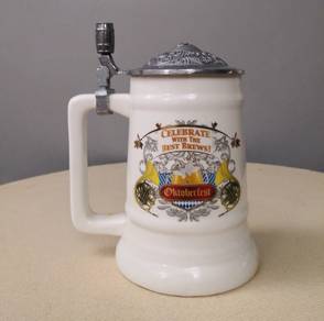 Octoberfest mug with metal lid