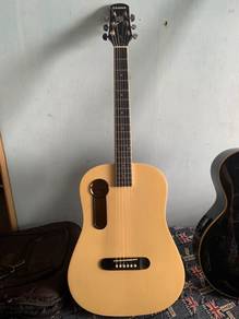 Acoustic guitar ( Gamma)