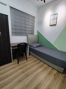 Room in Bandar Botanic, SGR