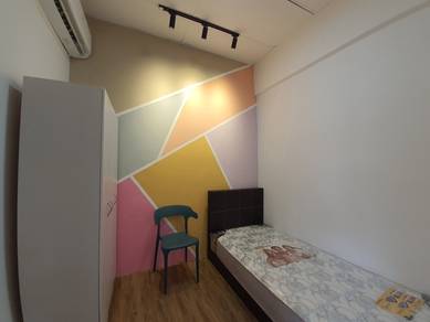 Room in Puchong, SGR