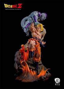 Dragon Ball Z Goku vs Frieza Statue