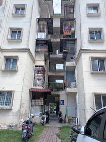 Apartment For Sale in Birchwood Court