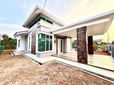 Bungalow House For Sale in Durian Tunggal,MLK