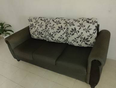 sofa terpakai yang sangat elok