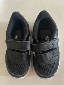 Kasut Adidas 1 tahun UK 6K