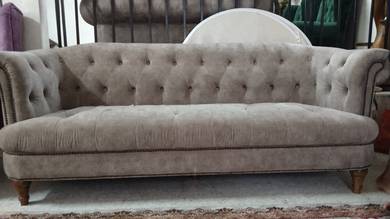 sofas 3seater, 2seater, dan single ada 2