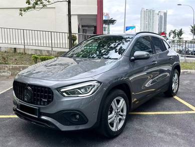 Mercedes Benz GLA250 250 AMG LINE in Desa Petaling, KUL