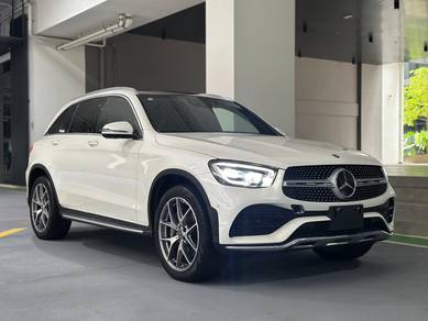 Mercedes Benz GLC300 300 4MATIC AMG LINE in Kota Damansara, SGR